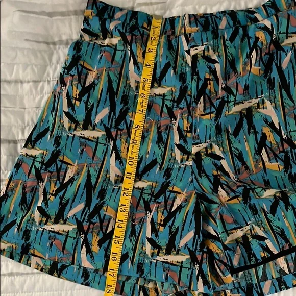 High Waist Abstract Print Women's Shorts - Picture 3 of 7